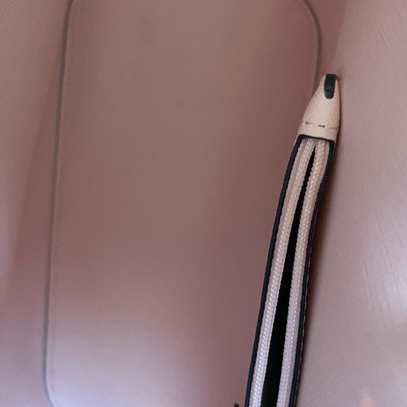 EUC Kate spade New York Eva lemon zest bucket bag/ crossbody - Picture 15 of 15